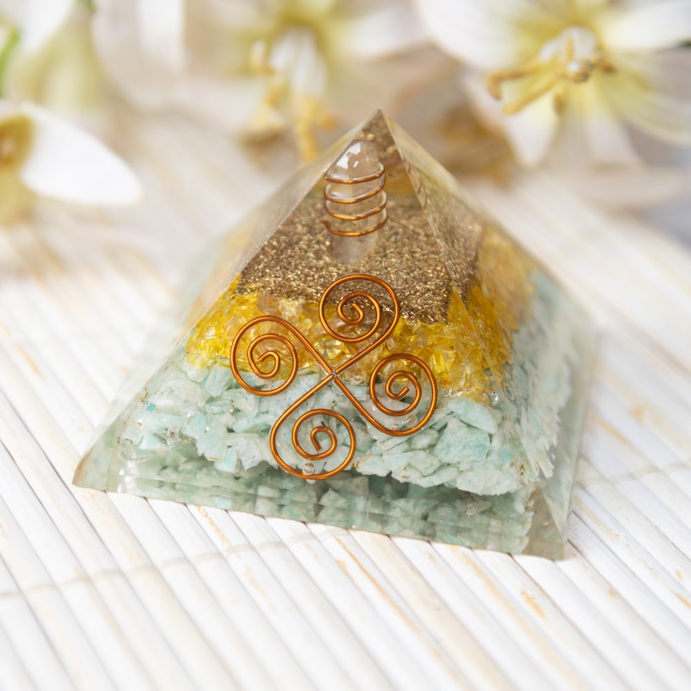Orgonite Piramide Citrien/ Amazoniet - Vastu - (75 mm)