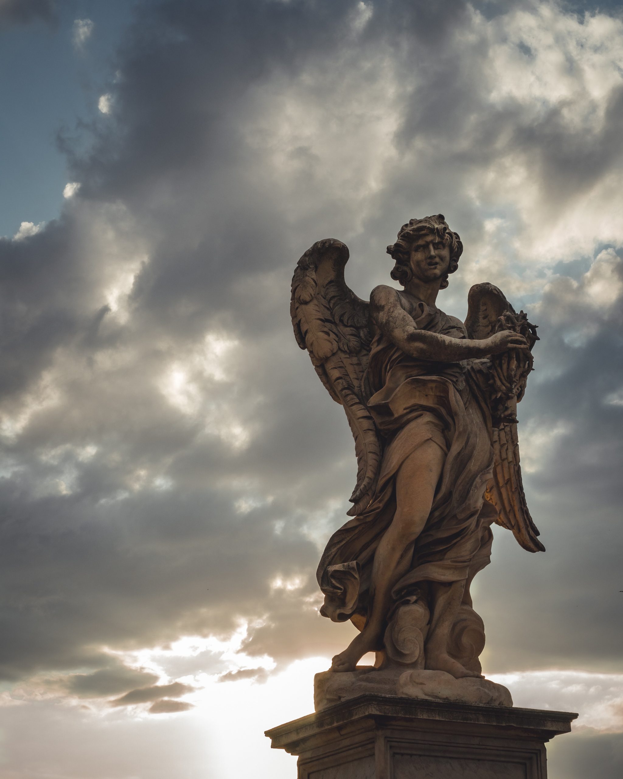 angel statue announcing