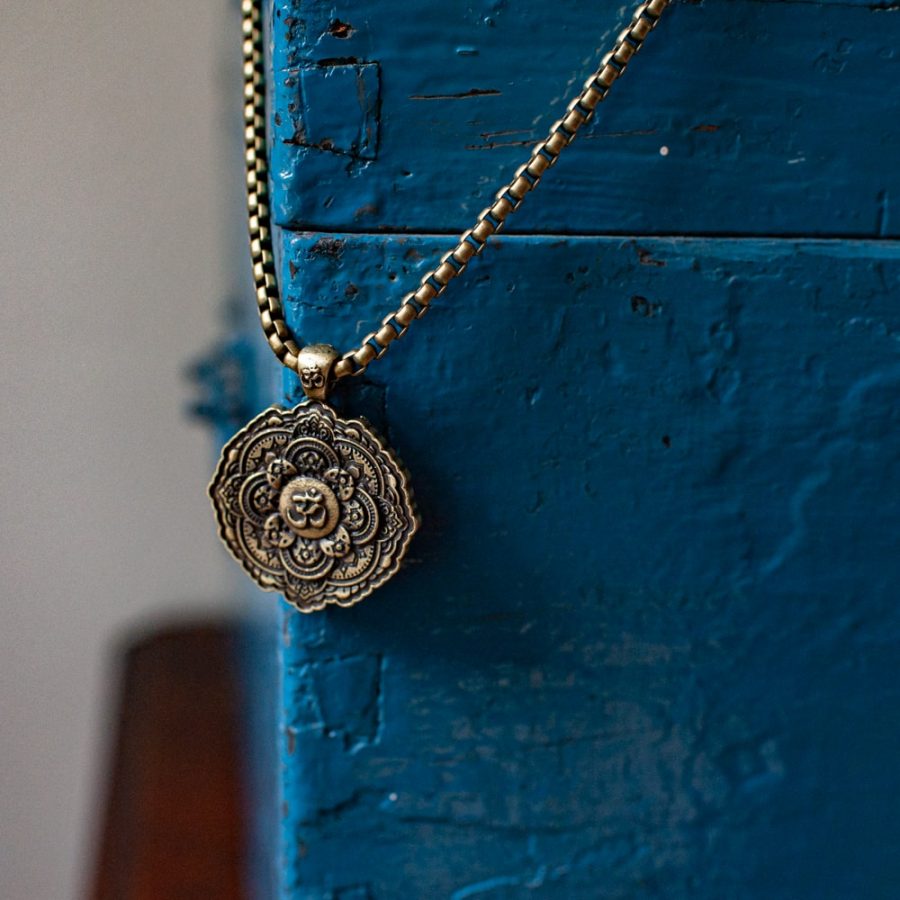 Ohm Mandala pendant gold colored turquoise box