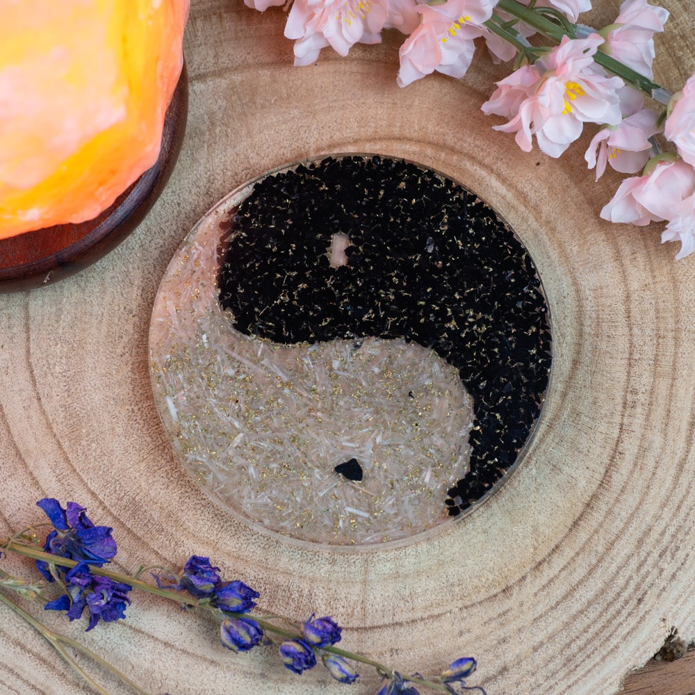 orgonite yin yang black white disk Himalayan salt lamp
