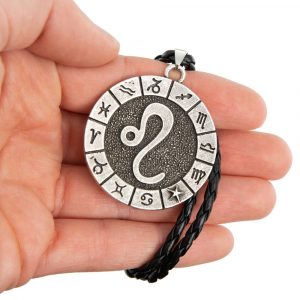 Metal Horoscope Pendant Leo (40 mm)