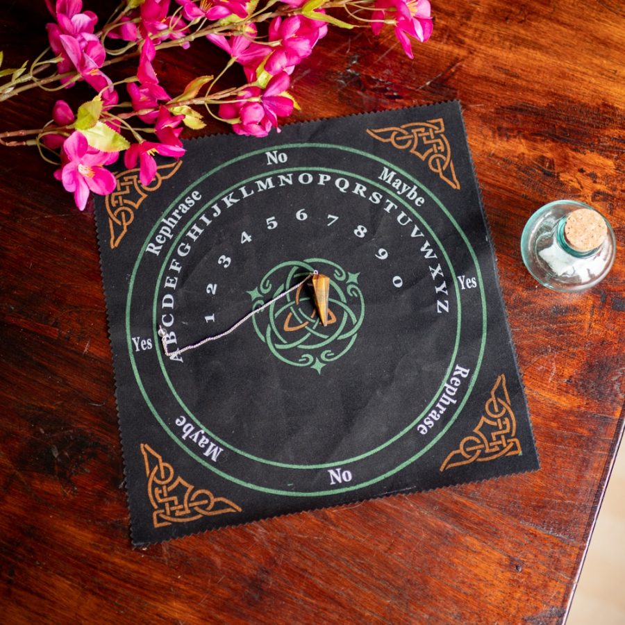 celtic knotwork pendulum mat black gold green
